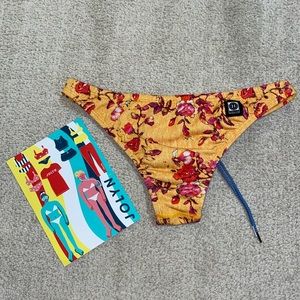 Jolyn Brazil Prints Bikini Bottom / Le Bloom
